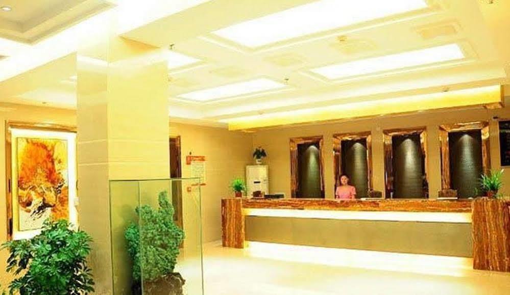 Ronghe Holiday Hotel Shiyan  Εξωτερικό φωτογραφία