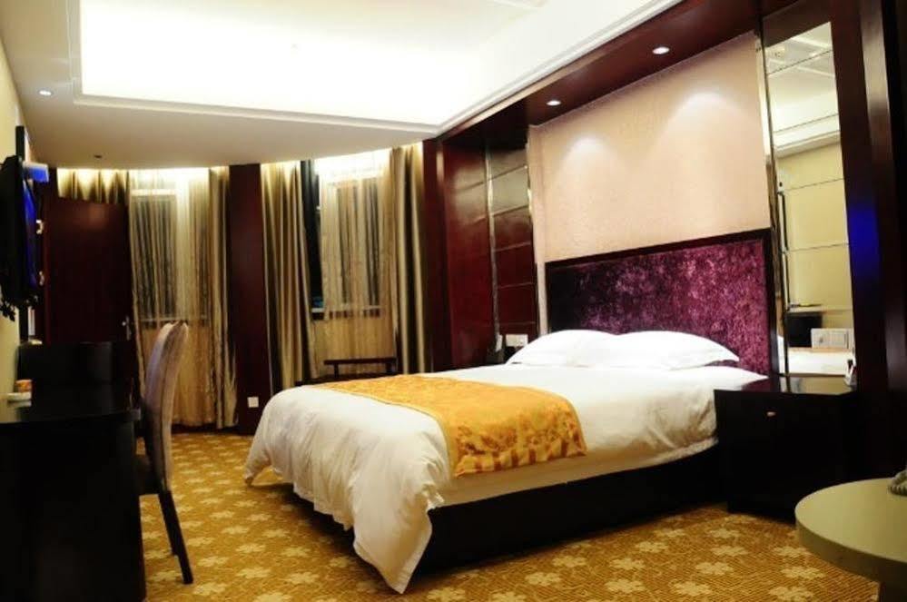 Ronghe Holiday Hotel Shiyan  Εξωτερικό φωτογραφία